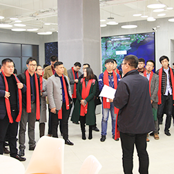 万蜂的实力来自于17年的沉淀，我们不断的提升技术实力与服务质量。