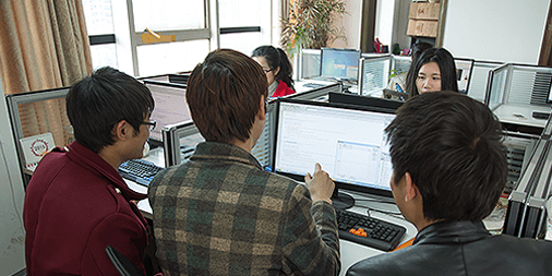 万蜂的实力来自于17年的沉淀，我们不断的提升技术实力与服务质量。